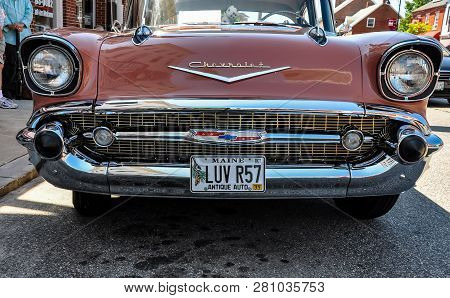 Saco, Maine - July 30: Old American Car In A Annual Exhibition On July 27, 2011 In Saco Me. The Exhi