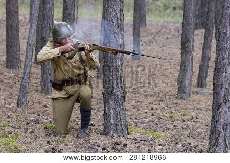 Ukraine, Putivl - September 2, 2018: Reconstruction Of The Second World War, The Soldiers Of The Red