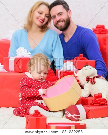 What To Expect. Valentines Day. Red Boxes. Happy Family With Present Box. Shopping. Boxing Day. Love