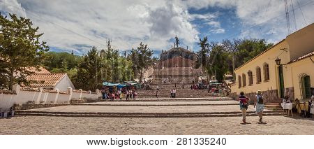 Humahuaca, Argentina - November 18, 2012: Steps And Statue In The Center Of Humahuaca, Argentina