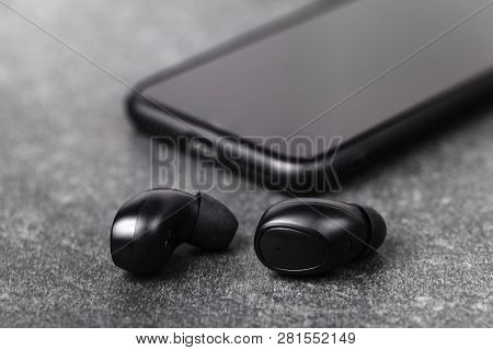 Bluetooth Earphones For Listen Music In Any Weather On Street
