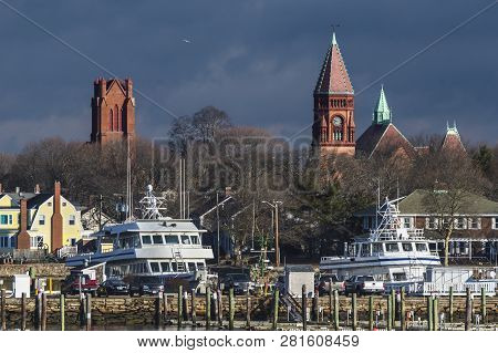 Fairhaven, Massachusetts, Usa - January 30, 2019: Towers Of Congregational Church (l) And Fairhaven 