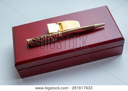 Gift Set. Holder Clip For Money. Stationery. Wooden Present Box. Golden Money Clip. A Pen In A Gift 