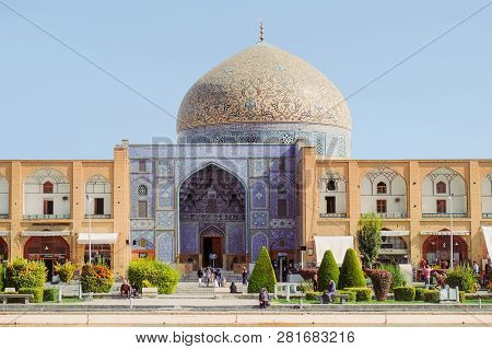 Isfahan, Iran. October 30, 2016 : Facade Of Sheikh Lotfollah Mosque In Naqsh-e Jahan Square.