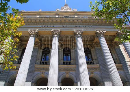 Bolsa de Madrid aktiemarkedet i Spanien facade med sten kolonner