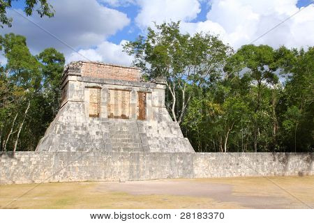 チチェン ・ イッツァ マヤ pok ta pok ボール裁判所メキシコ ユカタン