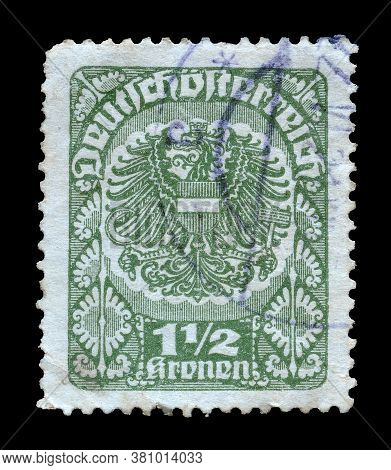 Austria - Circa 1912 : Cancelled Postage Stamp Printed By Austria, That Shows Coat Of Arms, Circa 19