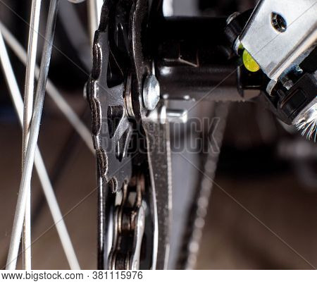 Gearshift On Mountain Bike Mtb, Chain Moves On Rings. Changes Speeds. Shift Gears On Bicycle Crank. 
