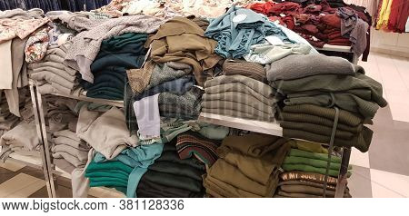 Russia, St. Petersburg, 12,12,2018 Sale Of Women's Clothing In The Store Zolla