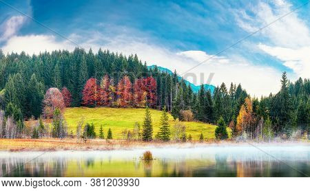 Marvelous View Of Wagenbruchsee (geroldsee) Lake With Karwendelspitze Mountain Range On Background. 