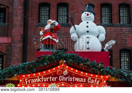 Yokohama, Japan - 24 December 2019: Snowman And Santa Decoration At The Yokohama Red Brick Warehouse