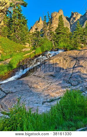 Cascade Creek Tyndal all'alba