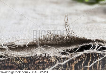 Coarse Linen Material Is Used In Rural Areas As Tablecloths, Kitchen Items And Inventory, Linen Mate