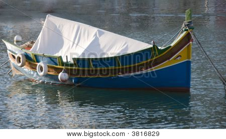Malta Luzzu rybářský člun