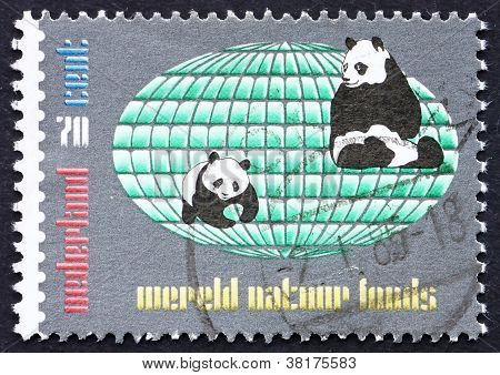 Postage stamp Netherlands 1984 Two Pandas and Globe