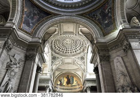 Pantheon, Paris, France - July 17, 2010: A View From Inside The Pantheon.