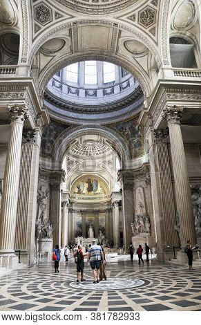 Pantheon, Paris, France - July 17, 2010: A View From Inside The Pantheon.