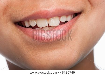 소년의 입 클로즈업.