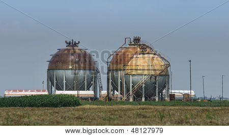 Gas storage tanks