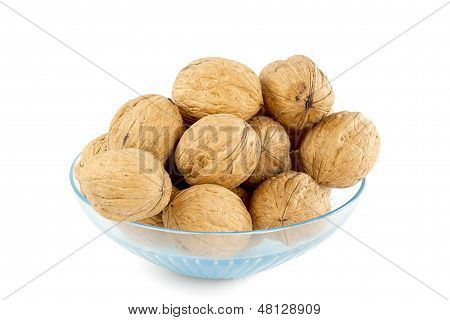 Noix dans un bol