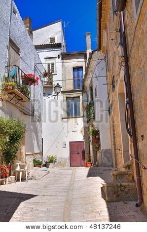 路地。・ アルベローナ。プーリア。イタリア。