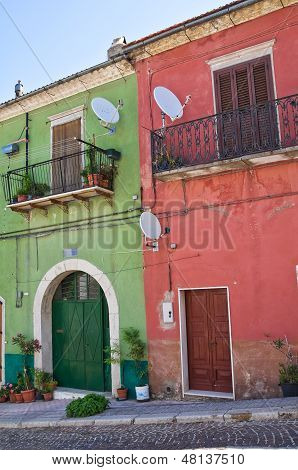 路地。・ アルベローナ。プーリア。イタリア。