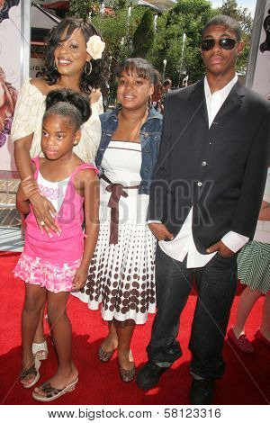 Niecy Nash and family at the Los Angeles premiere of 