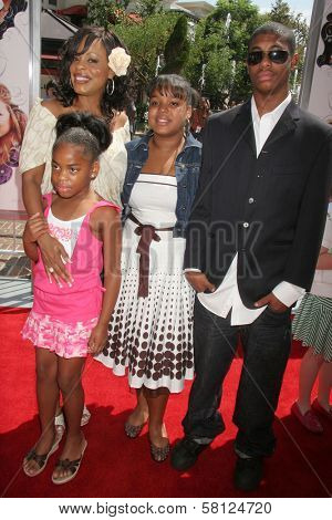 Niecy Nash and family at the Los Angeles premiere of 