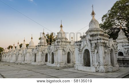 Kuthodaw Pagoda, Myanmar
