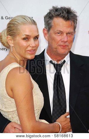 Yolanda Hadid and David Foster at The 28th Annual Gift Of Life Tribute Celebration by the National Kidney Foundation of Southern California. Warner Bros. Studios, Burbank, CA. 04-29-07