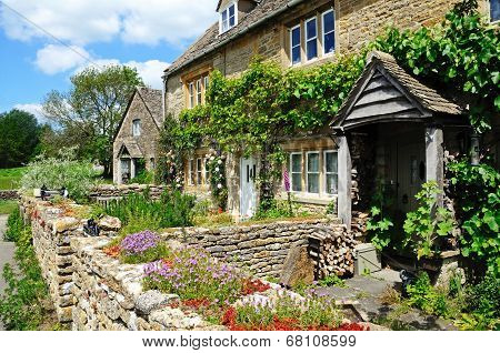 Cotswold cottages, Lower Slaughter.