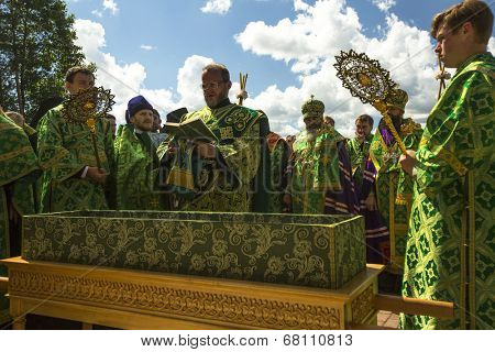 KRASNY BRONEVIK, RUSSIA - JULY 7, 2014: Celebrations commemorating the Rev. Anthony Dymsky (died 1224) in Antony Dymsky Monastery - Procession on Lake Dymsky, the great blessing of water and bathing.