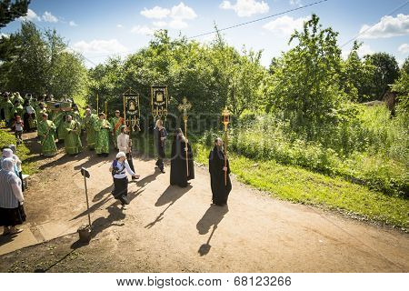 KRASNY BRONEVIK, RUSSIA - JULY 7, 2014: Celebrations commemorating the Rev. Anthony Dymsky (died 1224) in Antony Dymsky Monastery - Procession on Lake Dymsky, the great blessing of water and bathing.