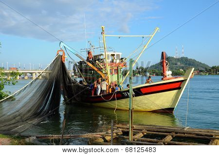 Fishermen are gearing tool to sea