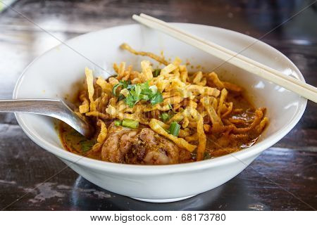 Khao Soi, Northern Thai Noodle Curry Soup
