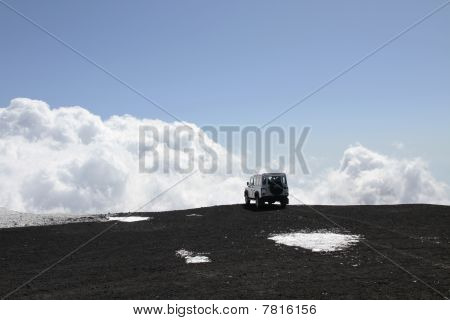 รถ Off-road ในภูเขาไฟ Mt ไฟเอตนา