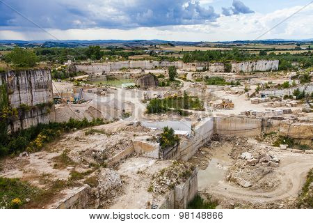 Travertino Marble