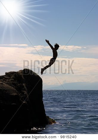ragazzo salto al mare