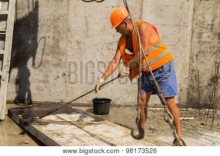 Compilation of metal structures for pouring concrete