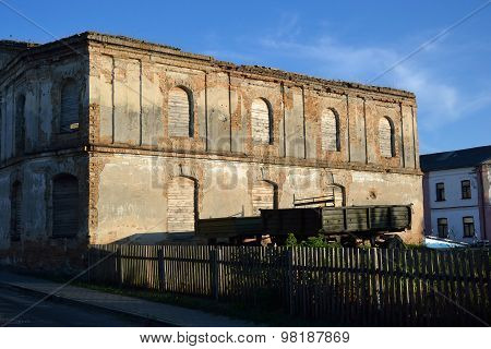 The Ruins Of A Synagogue In Stolin.