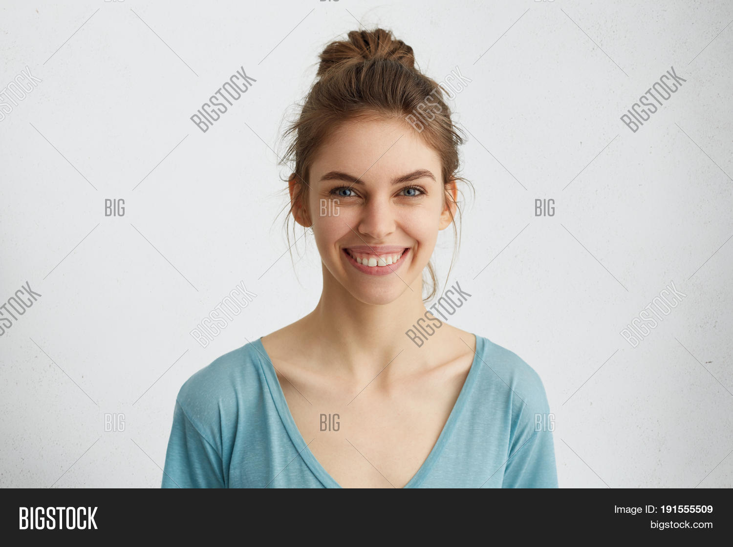 headshot pleasant image photo