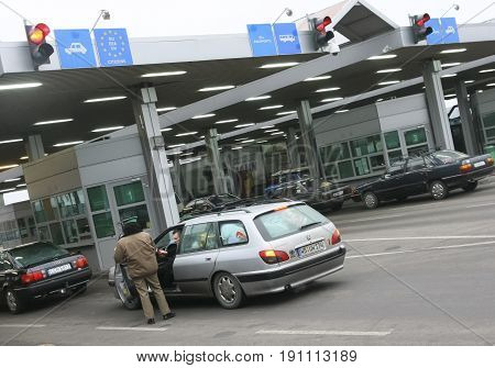 DOROHUSK/POLAND - DECEMBER 182008: Queue of cars waiting at the Polish-Ukrainian border crossing