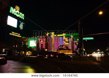 LAS VEGAS - květen 2: The MGM Grand Hotel & Casino je zobrazen v noci na 2. května 2007 v Las Vegas. M