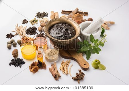 Indian Ayurvedic dietary supplement called Chyawanprash / chyavanaprasha is a cooked mixture of sugar, honey, ghee, Indian Gooseberry (amla), jam, sesame oil, berries, herbs and various spices