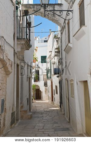 Characteristic alleyway of Cisternino. Puglia. Southern Italy.
