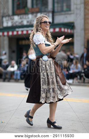 Stoughton, Wisconsin, Usa - May 20, 2018: Annual Norwegian Parade, Men, Women, And Children, Wearing