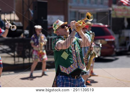 Orleans, Indiana, Usa - April 28, 2018: The Orleans Dogwood Festival And Parade, The Circle City Sid