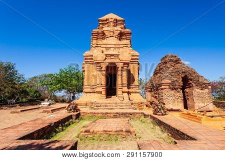 Poshanu Or Po Sahu Inu Tower Or Pho Cham Tower Is A Group Of Relics Of The Cham Towers In The Old Ki