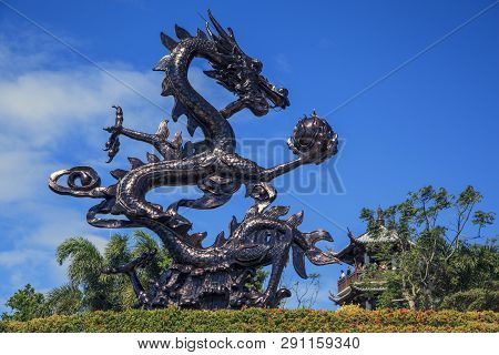 China, Hainan Island - December 1, 2018: The Dragon Bronze In Yalong Bay, Sanya, China. There Is A D