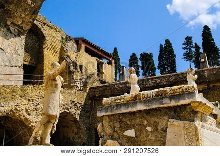 Herculaneum, Ancient Roman Town. Sanctuary On The Main Square Of The City, Archeological Site, Ercol